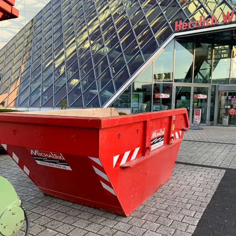 Containerlieferung im Essener Stadtgebiet